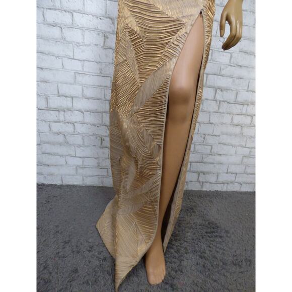 $690 Black Halo Eve Gold Metallic Harrow Off Shoulder Sheath Gown 2 NWT - Picture 10 of 16